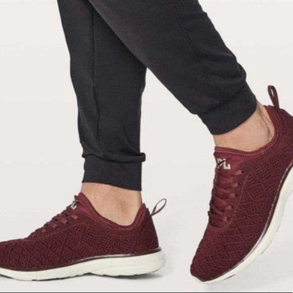 APL techloom phantom running shoes in burgundy - Picture 3 of 6